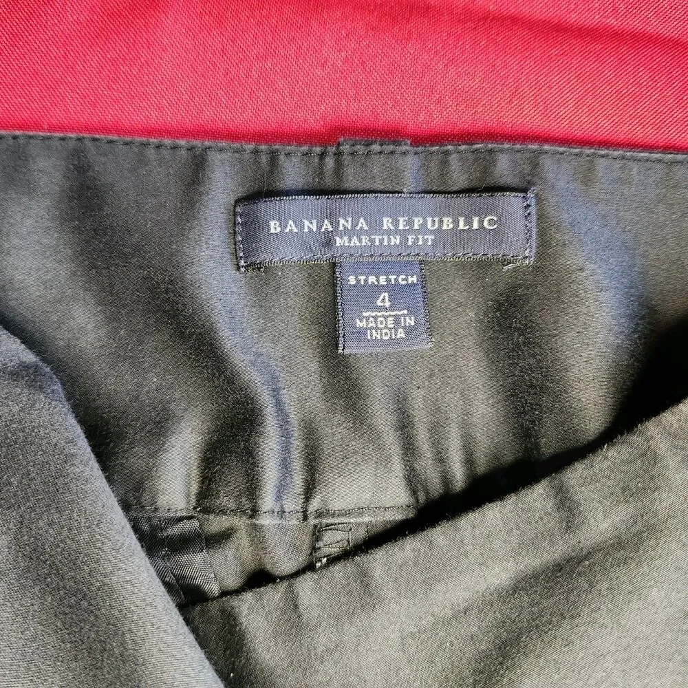 Banana Republic Women’s Capri, Stretch, Martin Fit. Black , Size 4